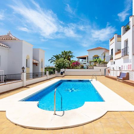 Apartamento Chimenea Playa - 2 Dormitorios Y Terraza 네르하 외부 사진
