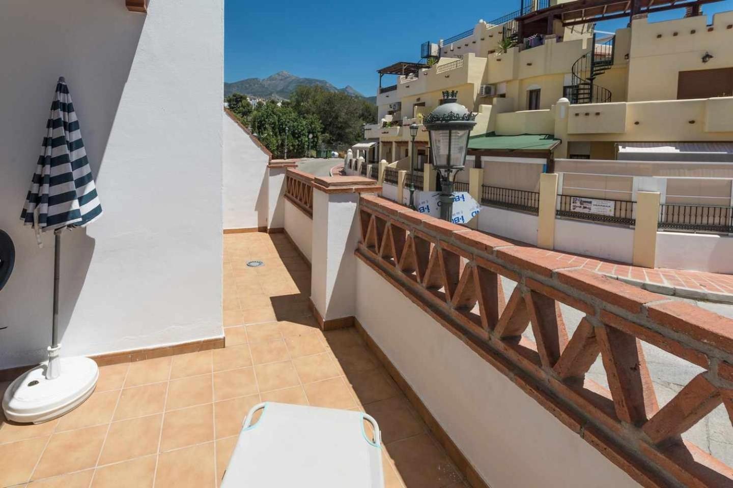 Apartamento Chimenea Playa - 2 Dormitorios Y Terraza 네르하 외부 사진